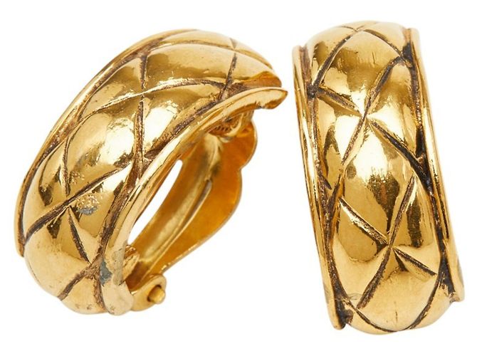 Orecchini a clip Chanel Matelassé placcati oro D'oro