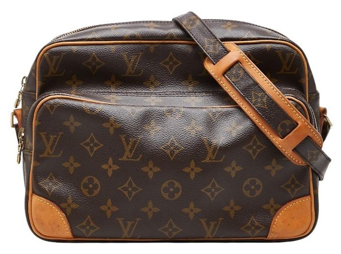 Bolsa Transversal Louis Vuitton Monogram Nile Marrom