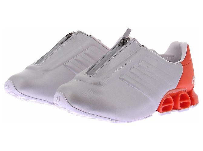 Adidas Graue und orangefarbene Sneaker