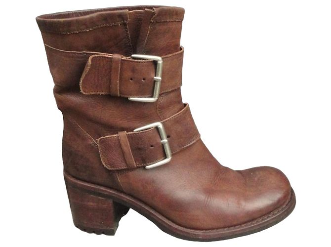 Free Lance Botas de cano curto em couro marrom com fivelas