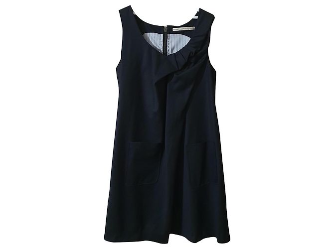 Gestuz Ärmelloses Schwarzes Kleid mit Rüschen