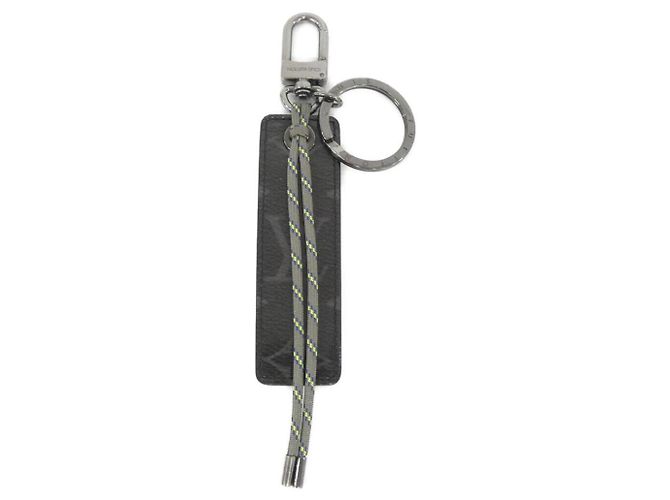 Chaveiro Louis Vuitton Monogram Eclipse Glaze Preto