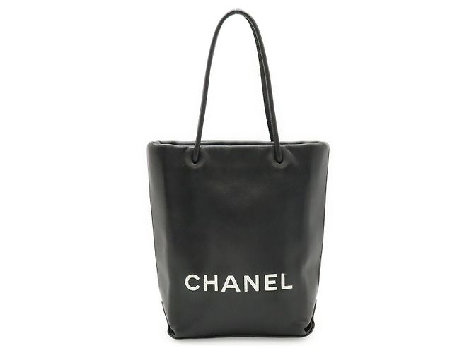 Bolsa Tote Chanel Essential Small em couro Preto