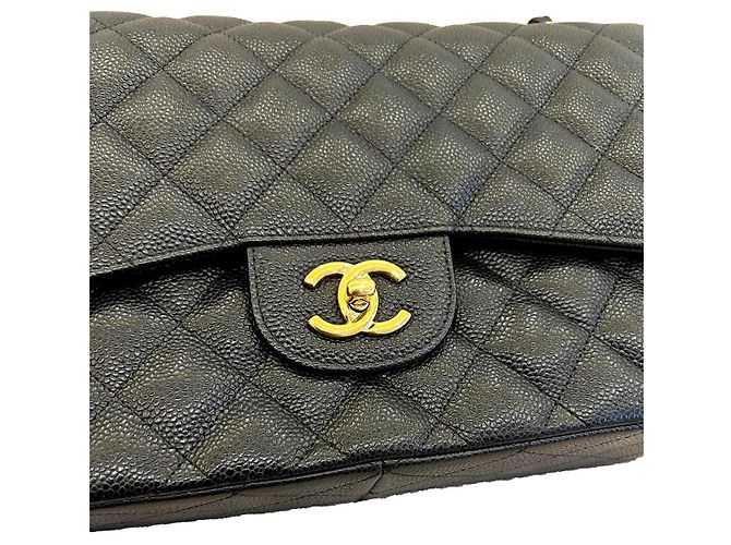 Timeless Borsa flap classica Chanel in pelle caviar nera Nero