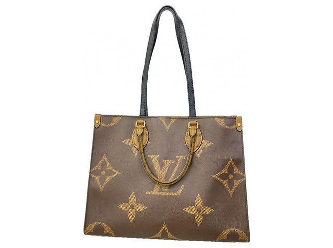 Louis Vuitton Monogram Giant Reverse OnTheGo MM Tote Bag Braun
