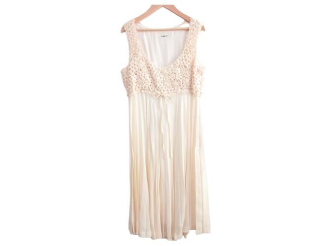 Autre Marque Vestido de encaje plisado Ingeborg Crudo