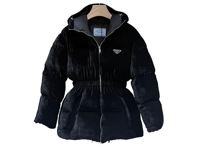 Prada Steppjacke aus schwarzem Samt