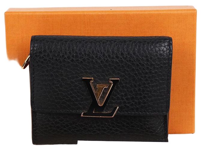 Louis Vuitton Capucines XS Wallet Black