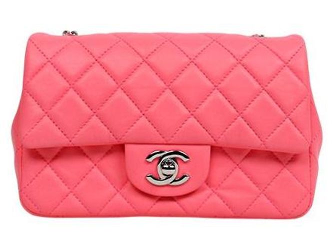 Chanel Nuova mini borsa a tracolla rosa neon
