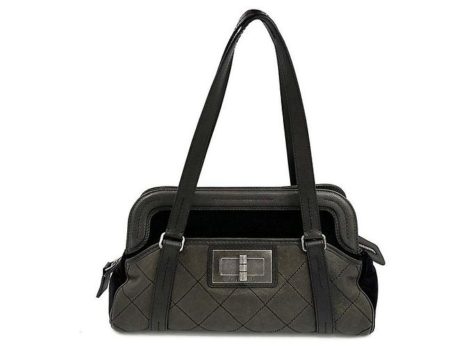 Chanel Borsa a tracolla in pelle caviar Nero