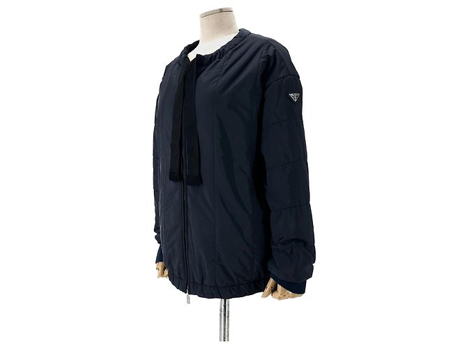 Prada Chaqueta corta acolchada ligera de Re-Nylon para mujer Negro