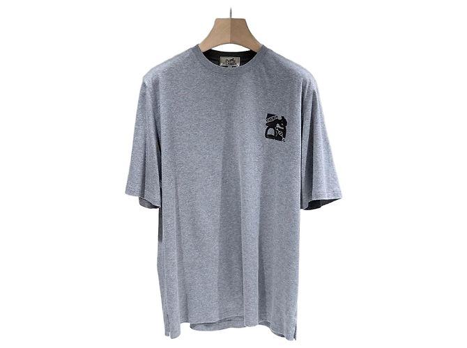 Hermès Kurzärmeliges Baumwoll-T-Shirt mit Lederpatch Grau Braun