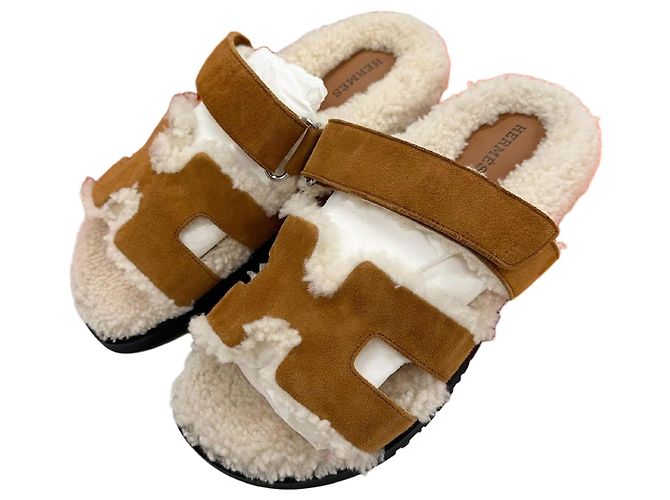 Hermès Sandali e pantofole in shearling Chypre da donna Multicolore