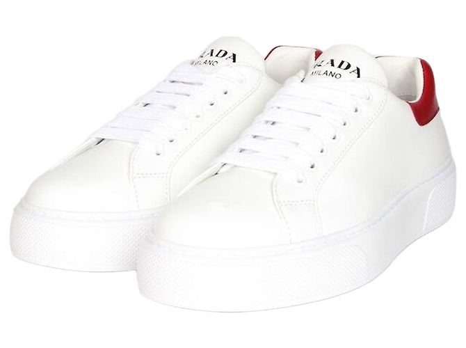 Prada Baskets en cuir blanc