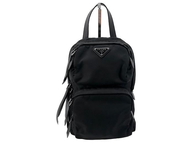 Prada Re-Nylon Triangle Logo Sling Bag Rucksack Schwarz