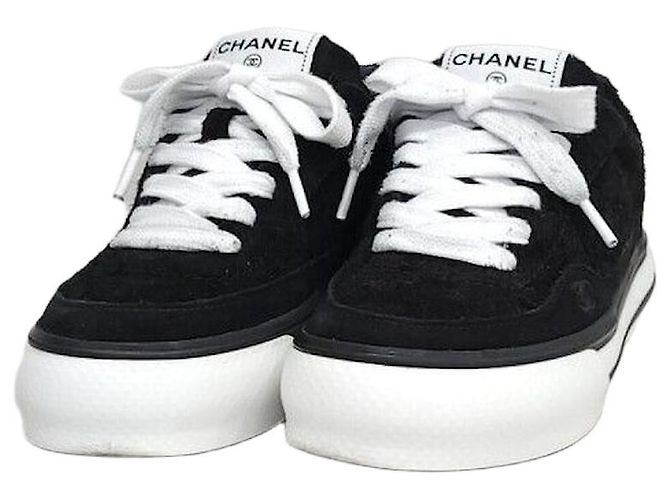 Chanel Baskets en daim noir