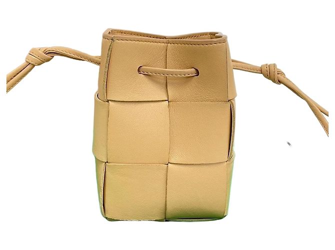Borsa a secchiello mini Cassette Bottega Veneta a tracolla Marrone