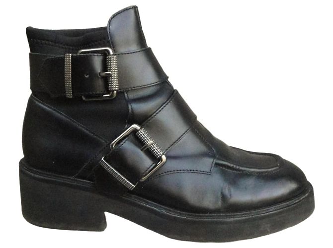 Botines Ash de cuero negro con hebillas