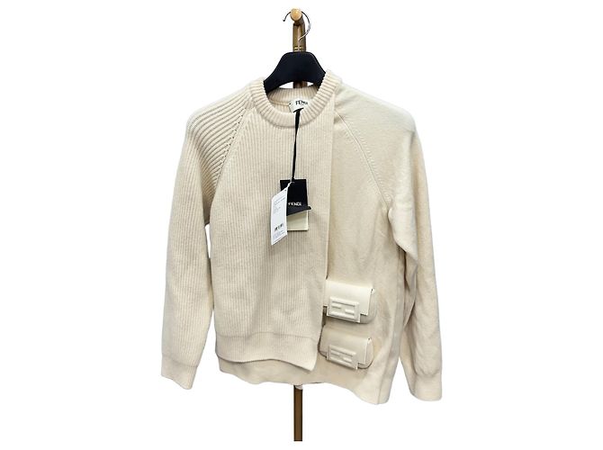 Fendi Neuer Rundhalsstrick mit Taschendetails Größe Weiß