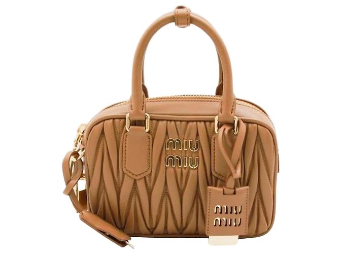 Miu Miu Bolsa de couro Napa Arcadia Materasse Marrom
