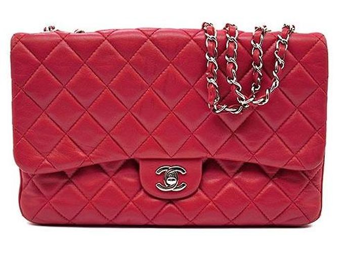 Chanel Bolsa de ombro com aba sanfonada em couro de cordeiro Vermelho
