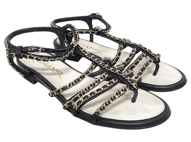 Chanel Sandali con logo CC e catena oro e nera Nero 
