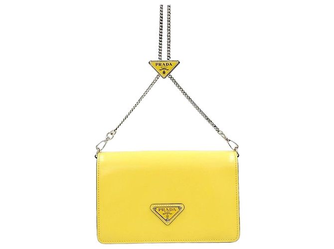 Prada Borsa a tracolla in pelle spazzolata gialla Giallo