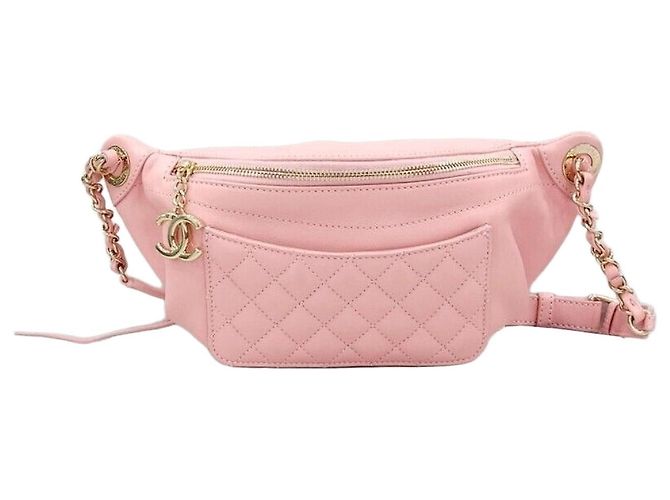 Chanel Pochete de pele de cordeiro acolchoada rosa