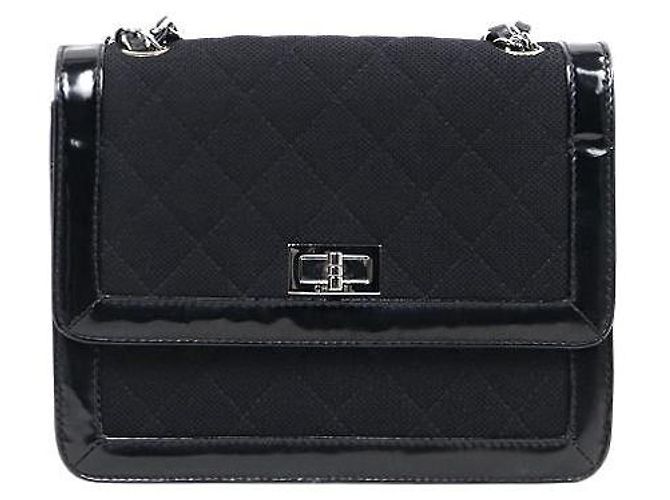Chanel Bolsa de ombro em tecido preto
