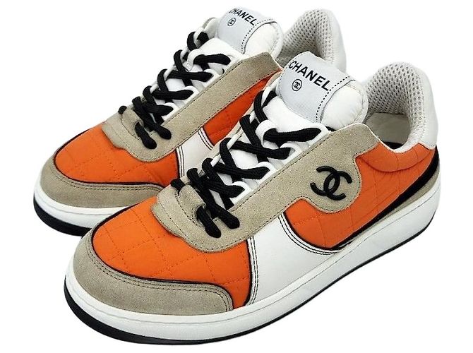 Chanel Baskets en daim et cuir de veau Argenté