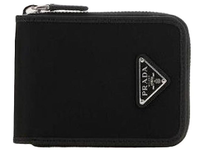 Prada Carteira multi funcional em nylon com fecho de correr