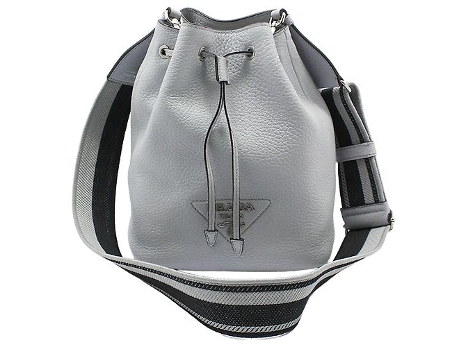 Prada Bolsa transversal bucket de couro azul cornflower e cinza