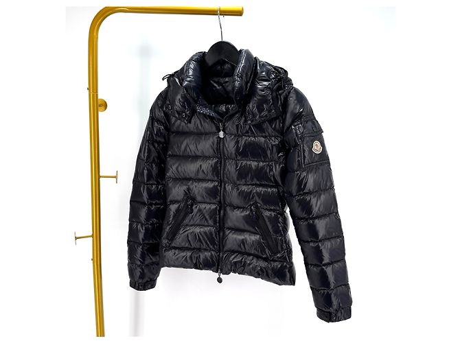 Jaqueta acolchoada com capuz feminina Moncler BADY Preta Preto
