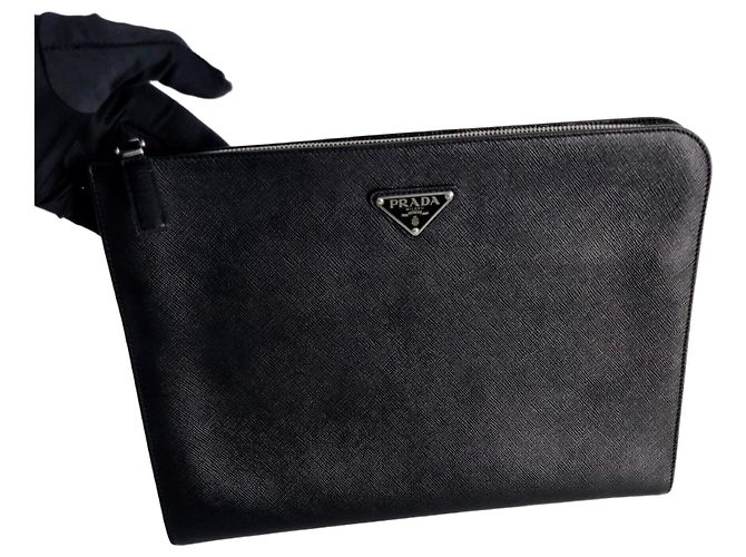 Prada Pochette Saffiano Triangle Logo Noir
