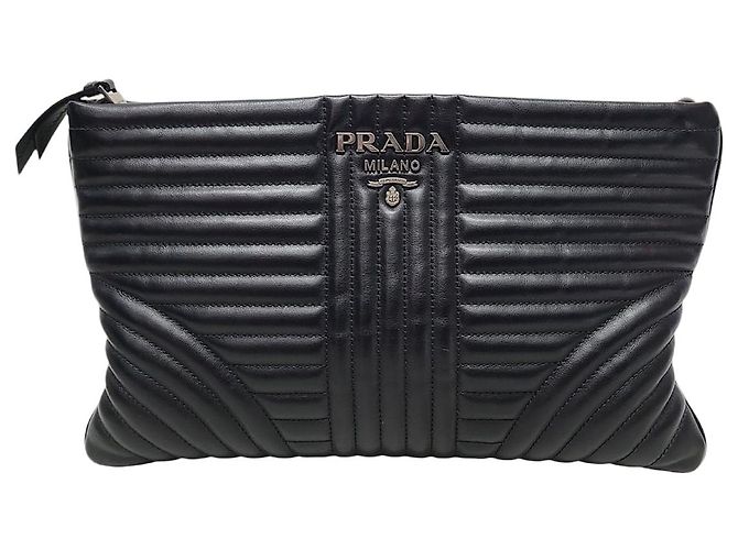 Prada Clutch Diagram in morbida pelle di vitello nera Nero