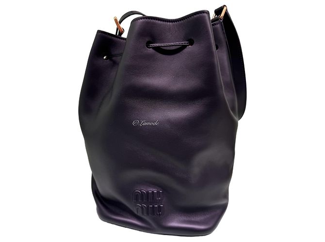 Miu Miu Borsa a secchiello in pelle nera Nero