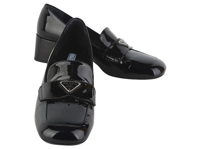 Prada Lackleder-Pumps mit Dreieckslogo Größe Schwarz