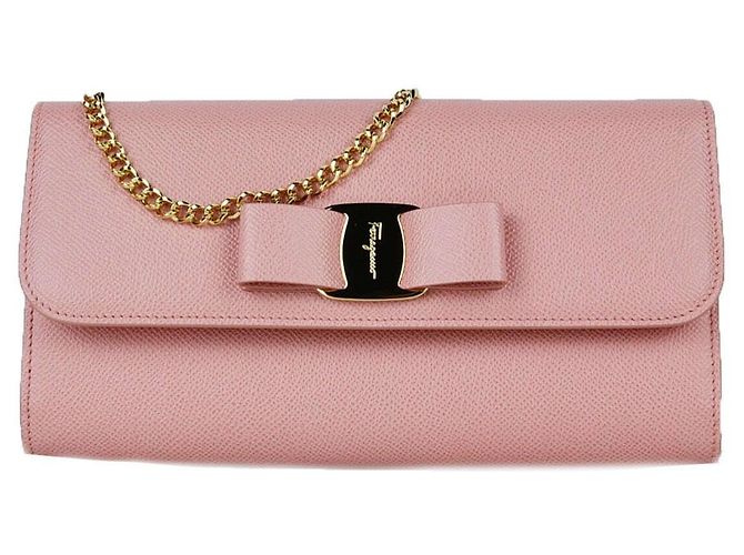 Salvatore Ferragamo Bolsa transversal com corrente e laço Vermelho