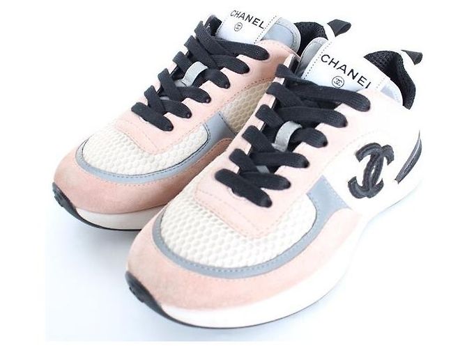 Chanel Baskets en daim rose