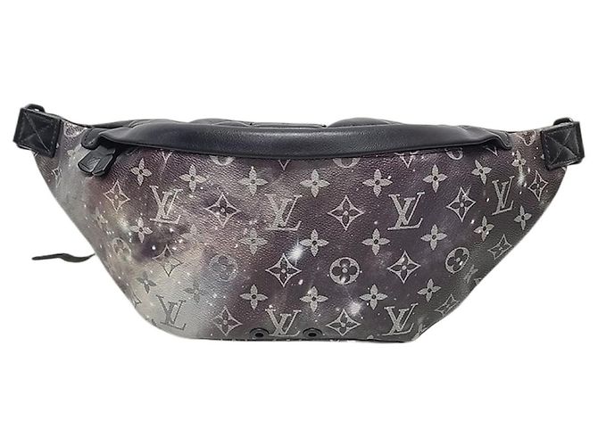 Louis Vuitton Galaxy Monogram Discovery Gürteltasche Schwarz