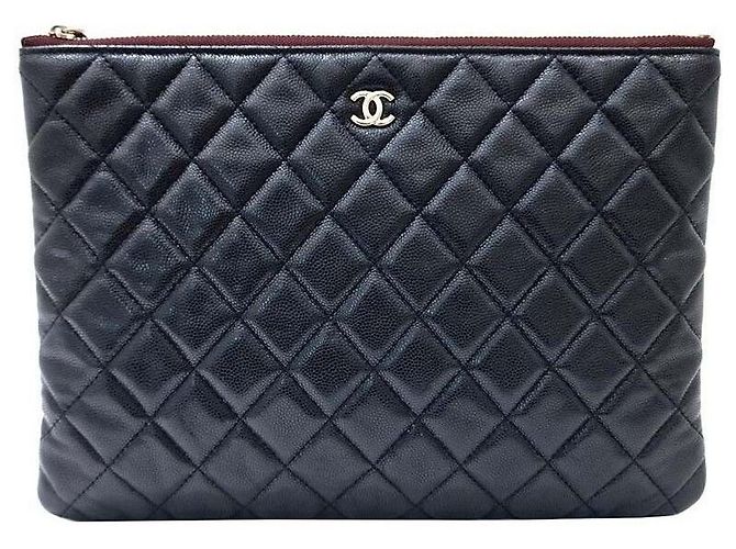 Chanel Pochette Caviar New Medium Noir