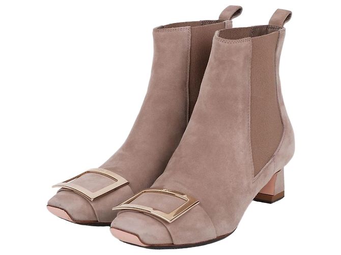 Roger Vivier Botas de cano curto em camurça banhadas a ouro para mulher