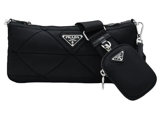 Prada Bolsa de ombro acolchoada em Re-Nylon RDJN Preto