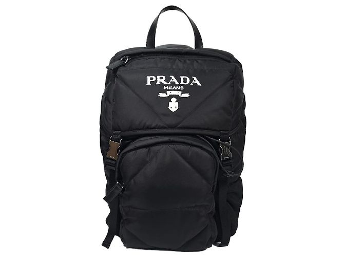 Prada Mochila acolchoada com capuz em Re-Nylon Preto