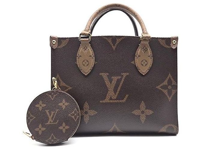Louis Vuitton Monogram OnTheGo PM Marrom
