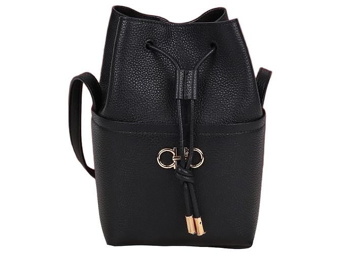 Salvatore Ferragamo Mini borsa a secchiello crossbody Gancini nera Ferragamo Nero