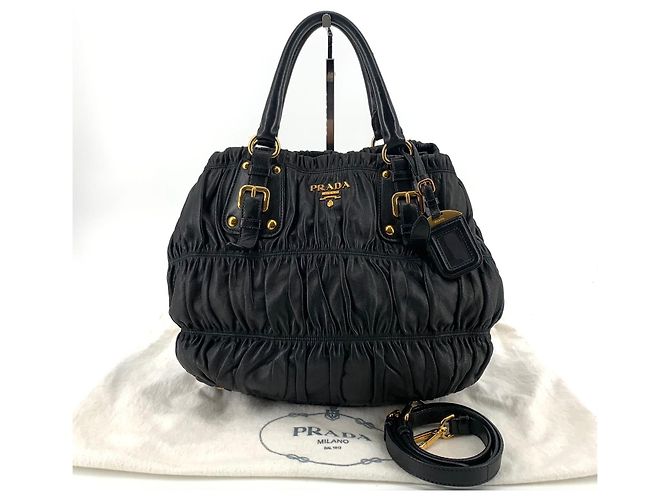 Prada Bolsa de Ombro e Tote em Nappa Gauffre Preto