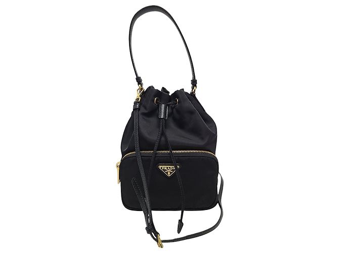 Prada Borsa a secchiello Black Re-Nylon Logo Nero 
