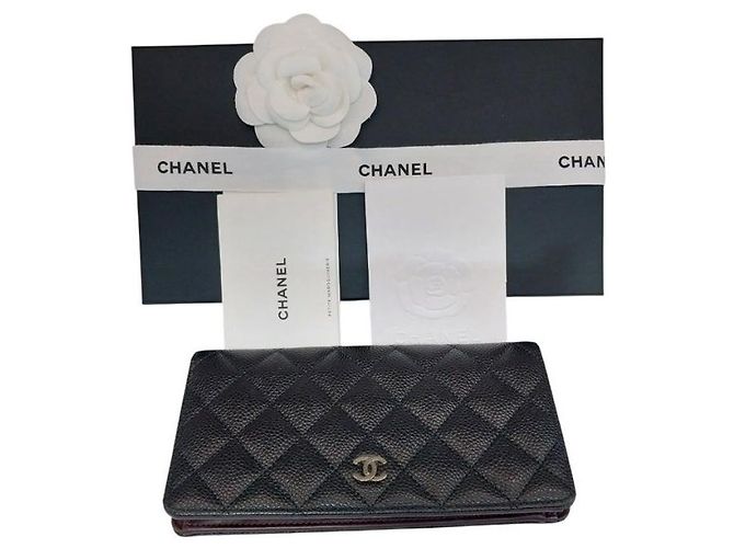 Chanel Carteira Long Flap Timeless em Caviar Macio Preto e Prata