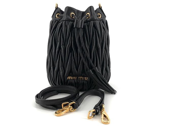 Miu Miu Borsa a secchiello in pelle a tracolla Nero